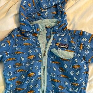 Patagonia boys light weight rain jacket